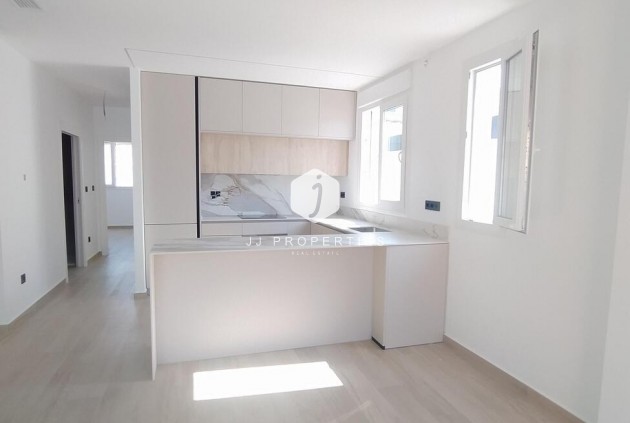 D'occasion - Villa Penthouse -
Torrevieja - aguas nuevas