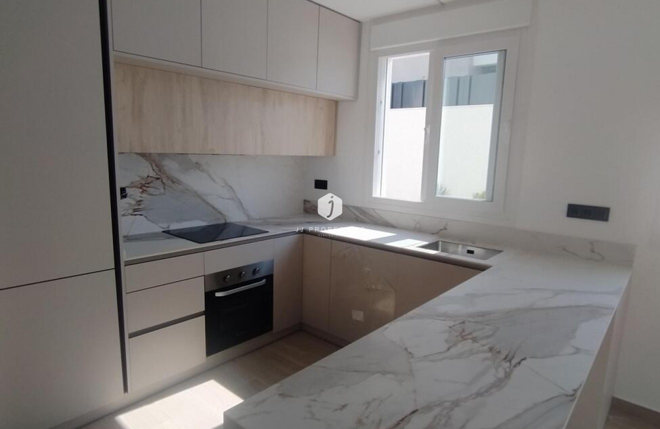 D'occasion - Villa Penthouse -
Torrevieja - aguas nuevas