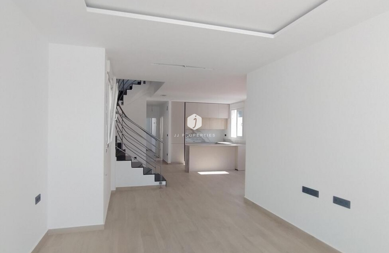 D'occasion - Villa Penthouse -
Torrevieja - aguas nuevas