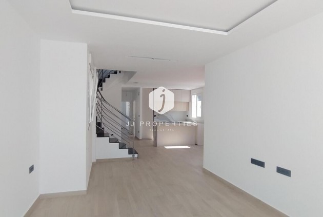 D'occasion - Villa Penthouse -
Torrevieja - aguas nuevas