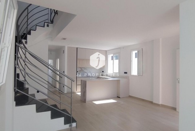 D'occasion - Villa Penthouse -
Torrevieja - aguas nuevas