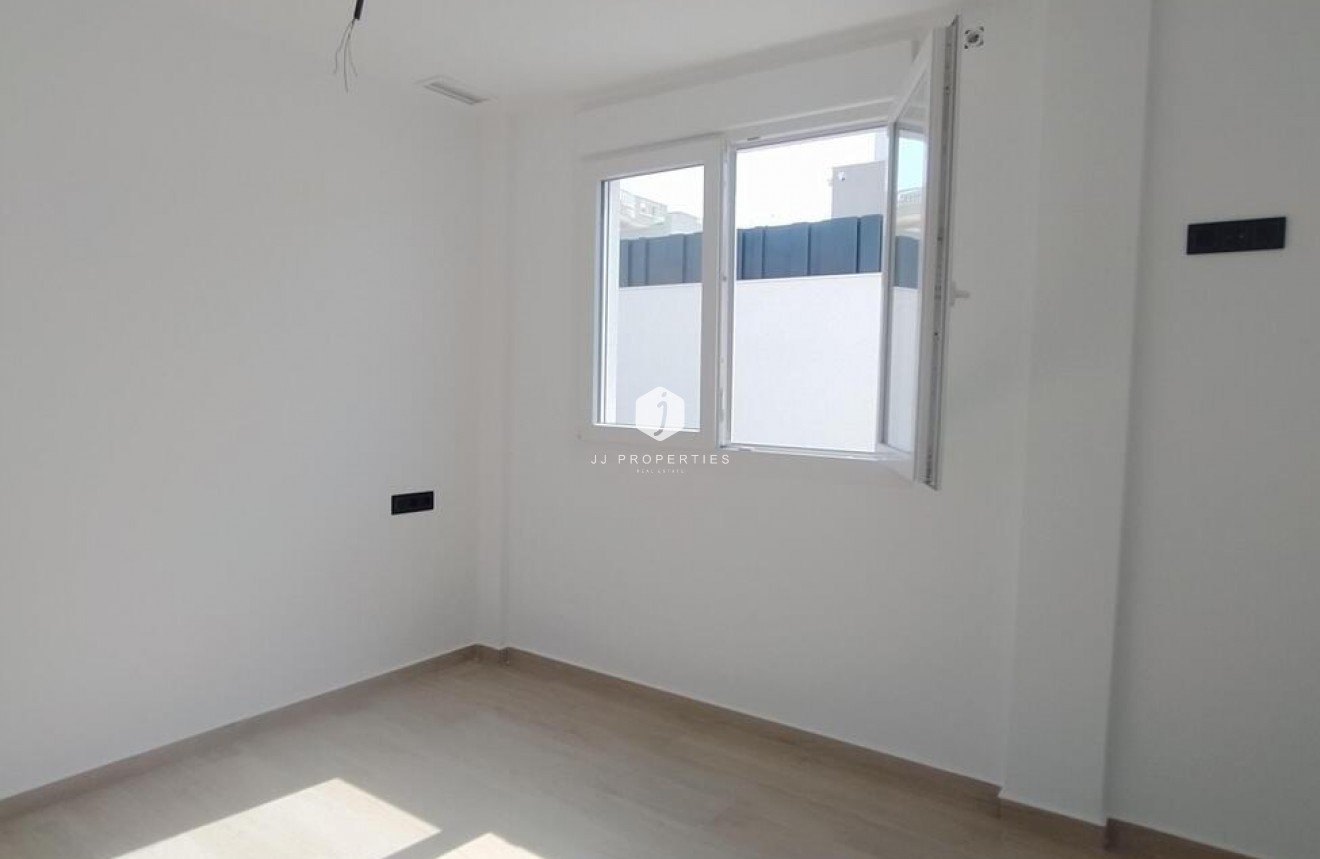 D'occasion - Villa Penthouse -
Torrevieja - aguas nuevas