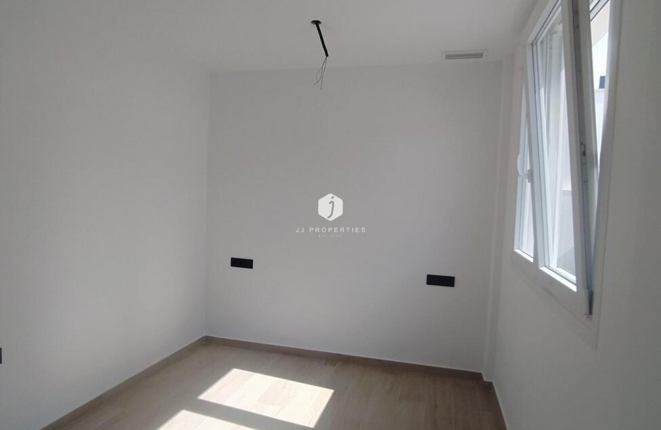 D'occasion - Villa Penthouse -
Torrevieja - aguas nuevas