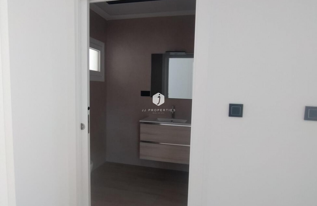 D'occasion - Villa Penthouse -
Torrevieja - aguas nuevas