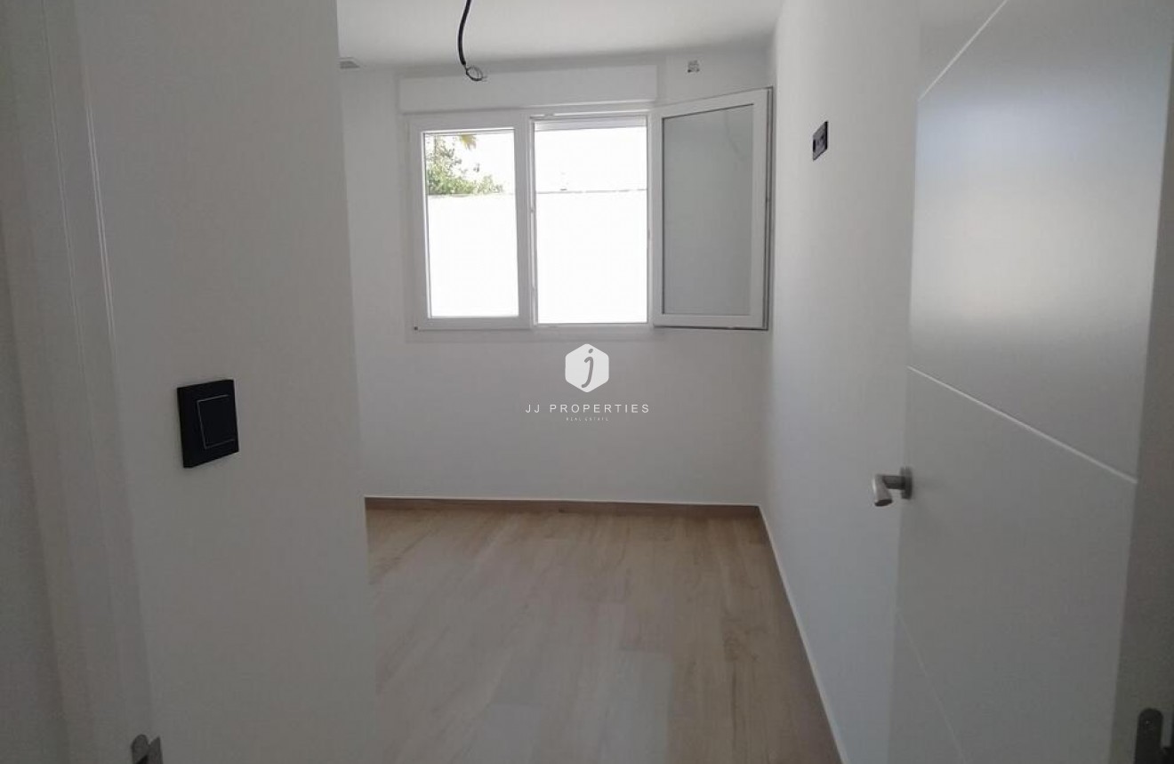 D'occasion - Villa Penthouse -
Torrevieja - aguas nuevas