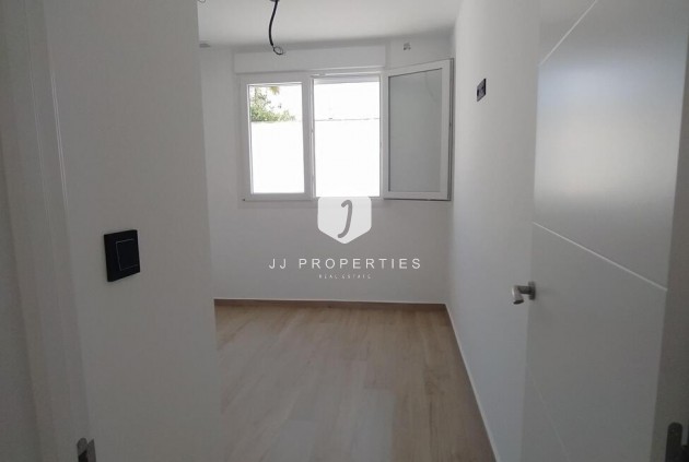 D'occasion - Villa Penthouse -
Torrevieja - aguas nuevas