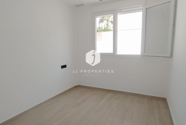 D'occasion - Villa Penthouse -
Torrevieja - aguas nuevas