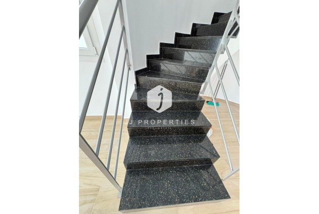 D'occasion - Villa Penthouse -
Torrevieja - aguas nuevas