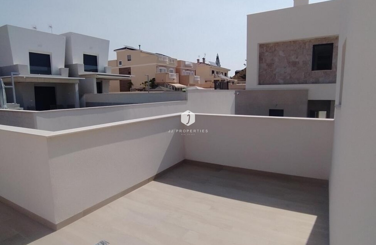 D'occasion - Villa Penthouse -
Torrevieja - aguas nuevas