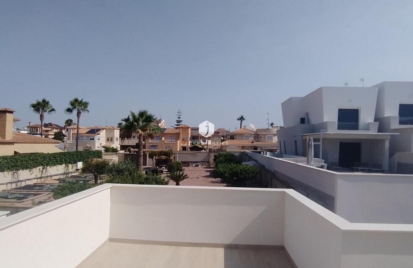D'occasion - Villa Penthouse -
Torrevieja - aguas nuevas