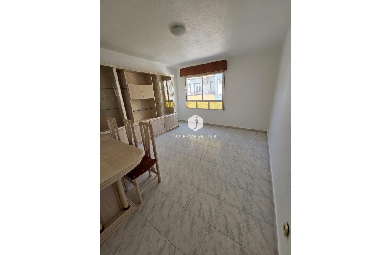 Segunda mano - Apartamento / piso -
Torrevieja - Las Piscinas Naturales