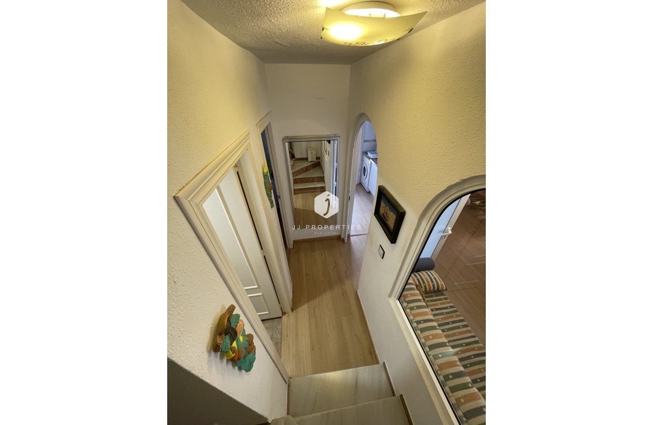 Z drugiej ręki - Szalet -
Orihuela Costa