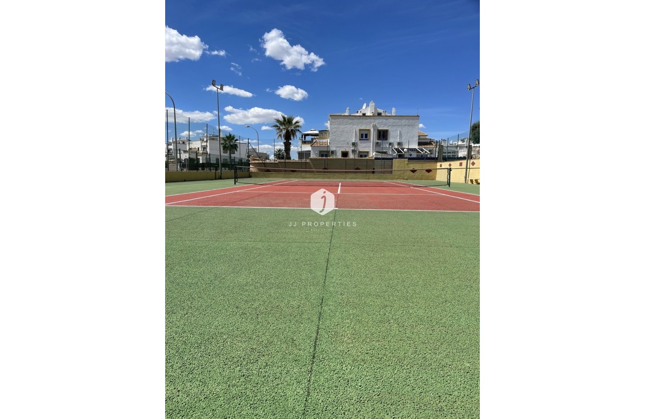 Z drugiej ręki - Szalet -
Orihuela Costa