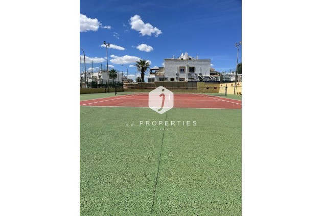 Z drugiej ręki - Szalet -
Orihuela Costa