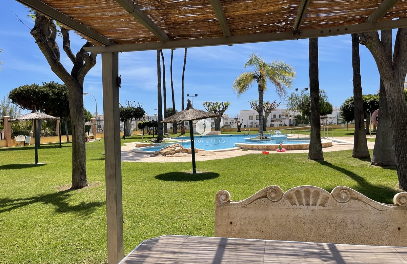 Z drugiej ręki - Szalet -
Orihuela Costa