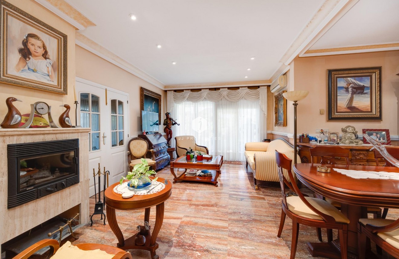 Segunda mano - Villa -
Torrevieja - aguas nuevas