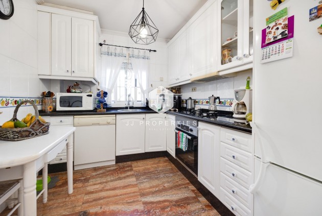 Segunda mano - Villa -
Torrevieja - aguas nuevas