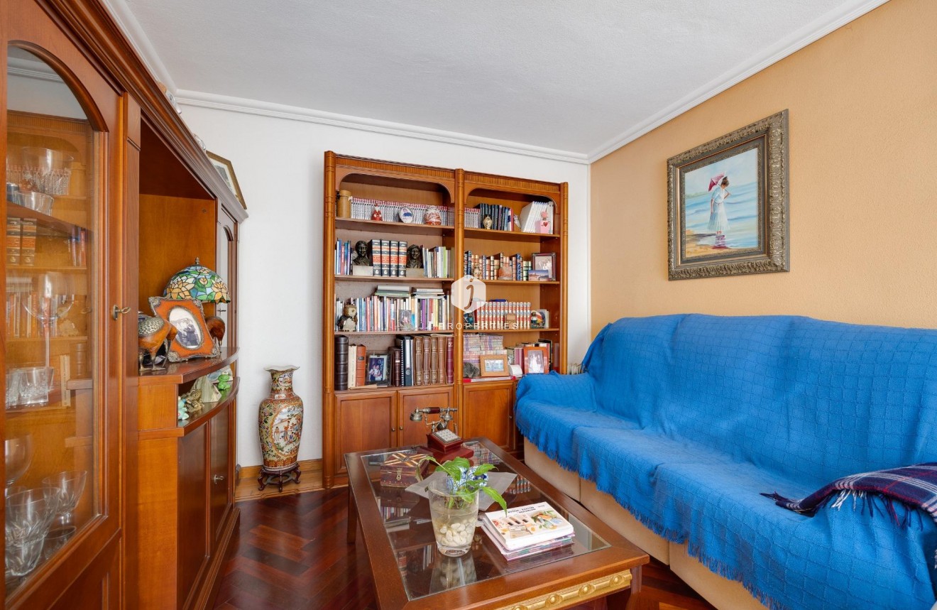 Segunda mano - Villa -
Torrevieja - aguas nuevas