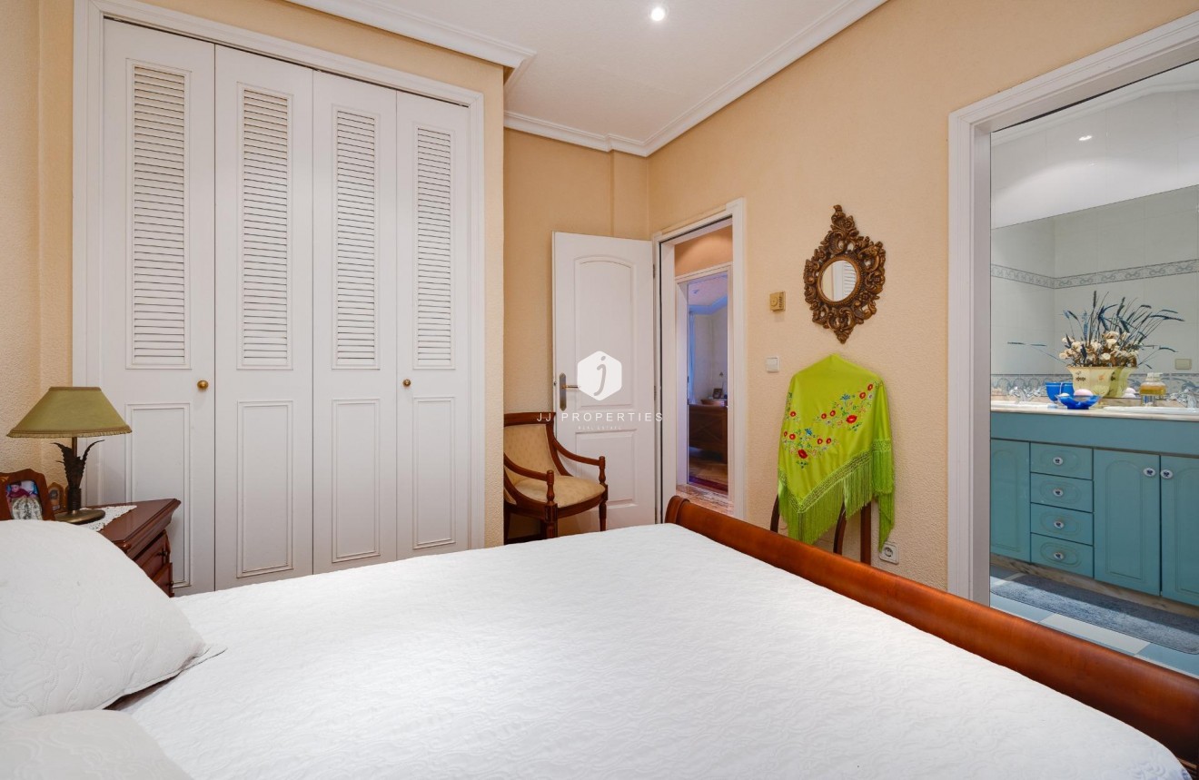 Segunda mano - Villa -
Torrevieja - aguas nuevas