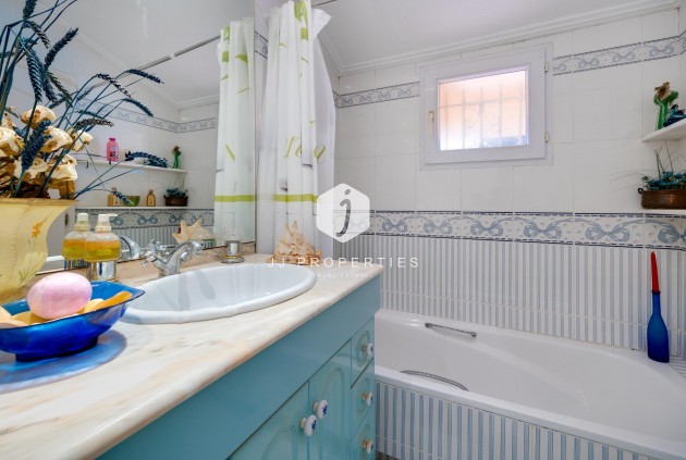 Segunda mano - Villa -
Torrevieja - aguas nuevas