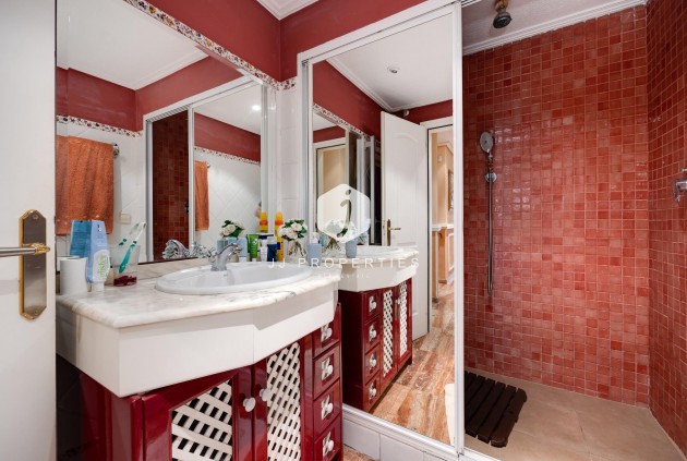 Segunda mano - Villa -
Torrevieja - aguas nuevas