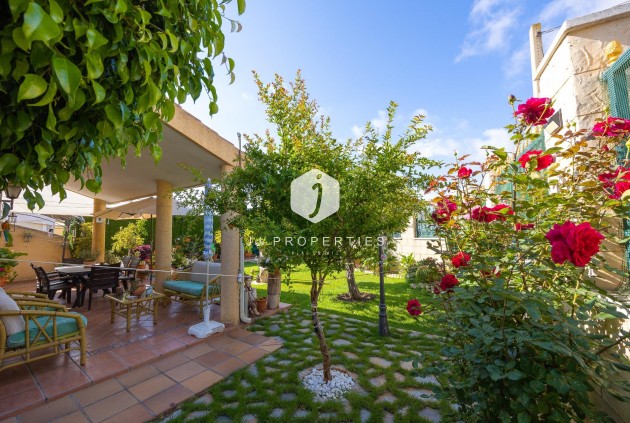 Segunda mano - Villa -
Torrevieja - aguas nuevas