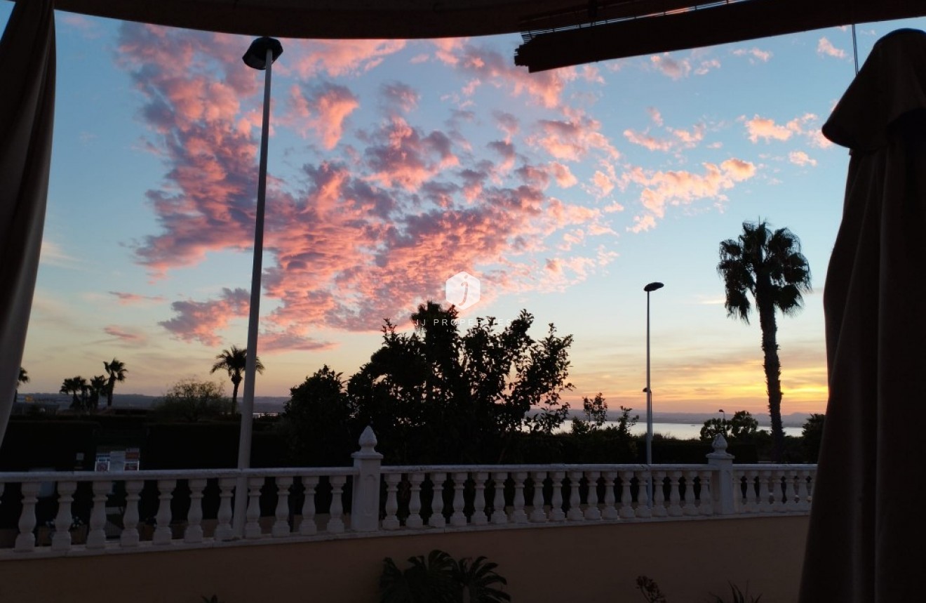 Segunda mano - Villa -
Torrevieja - Costa Blanca
