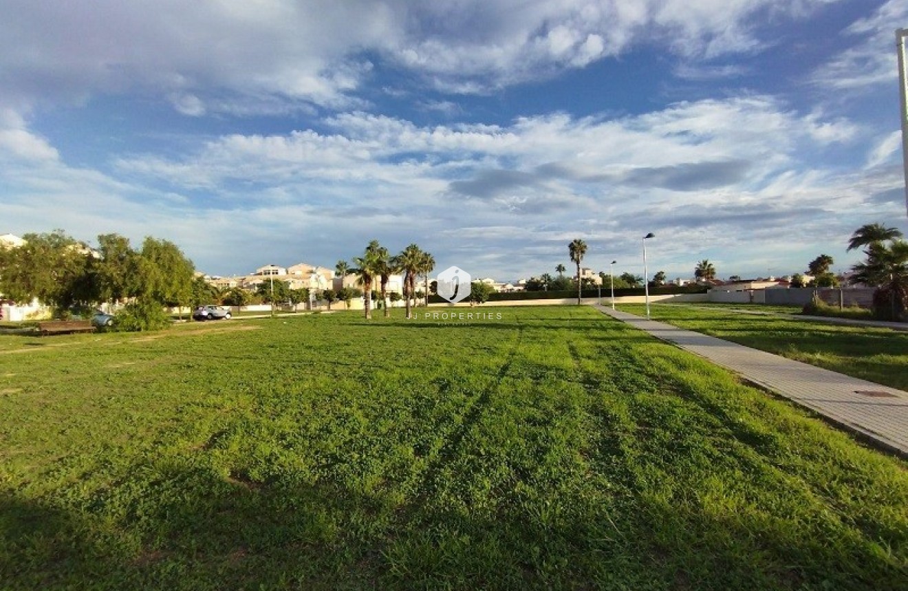 Segunda mano - Villa -
Torrevieja - Costa Blanca