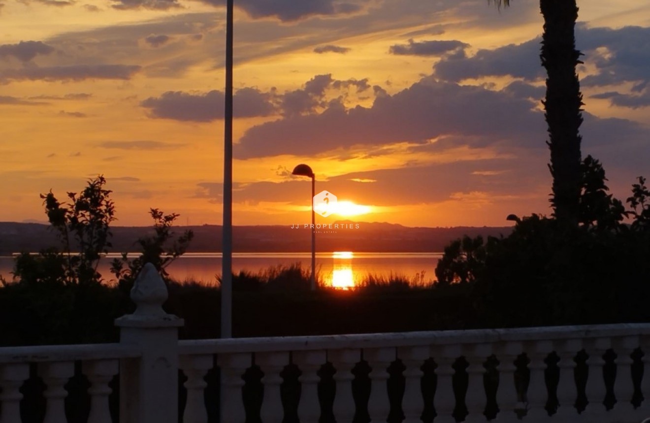 Segunda mano - Villa -
Torrevieja - Costa Blanca