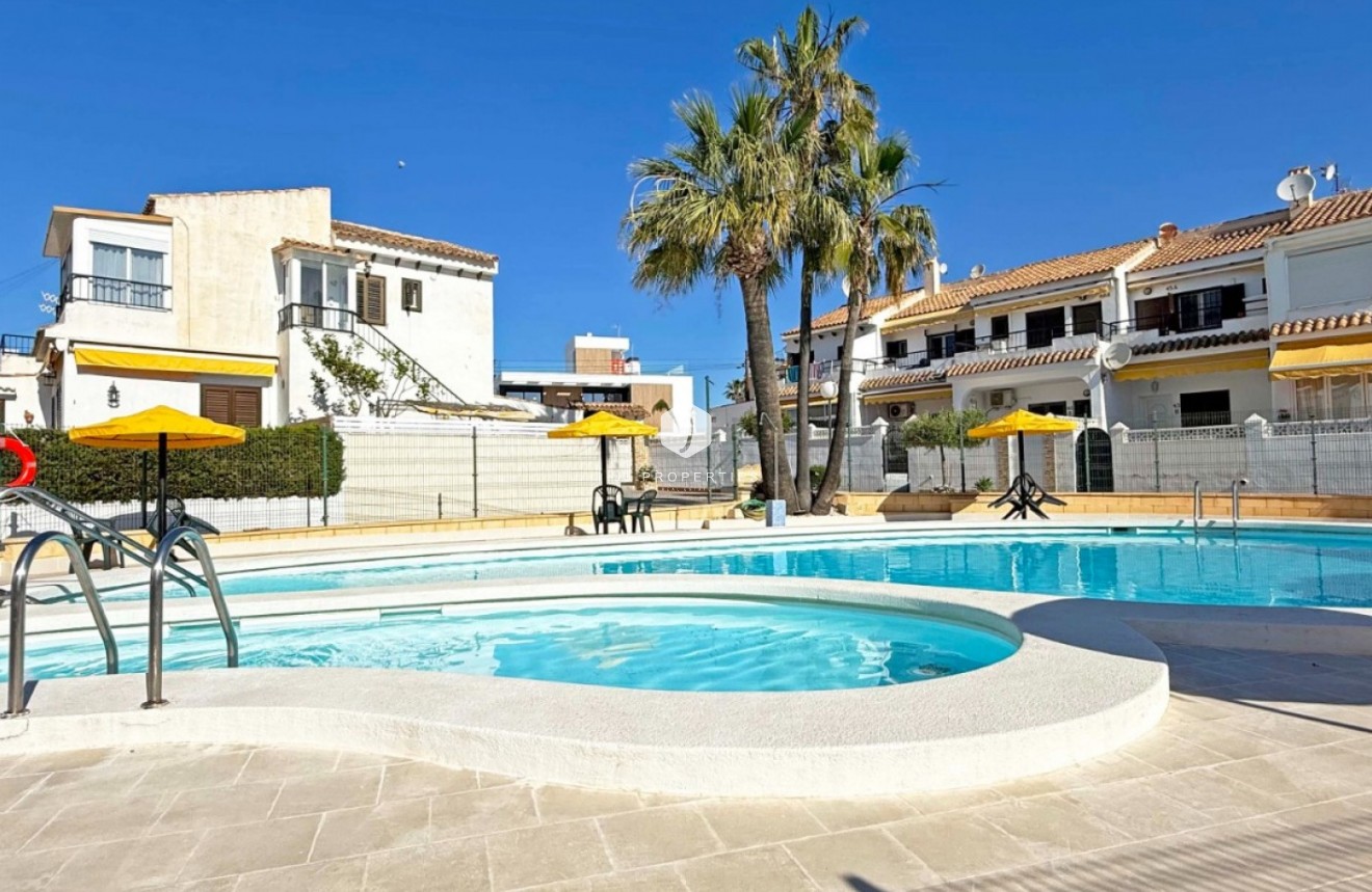 Segunda mano - Bungalow -
Torrevieja - Costa Blanca