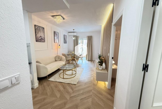 Segunda mano - Apartamento / piso -
Torrevieja - PARQUE DE LAS NACIONES