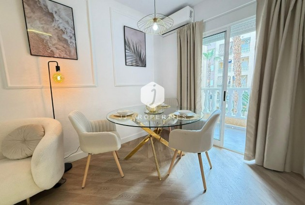 Segunda mano - Apartamento / piso -
Torrevieja - PARQUE DE LAS NACIONES