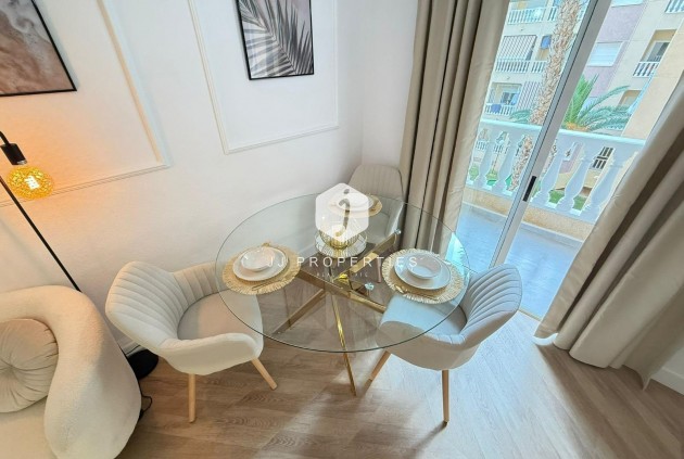 Segunda mano - Apartamento / piso -
Torrevieja - PARQUE DE LAS NACIONES