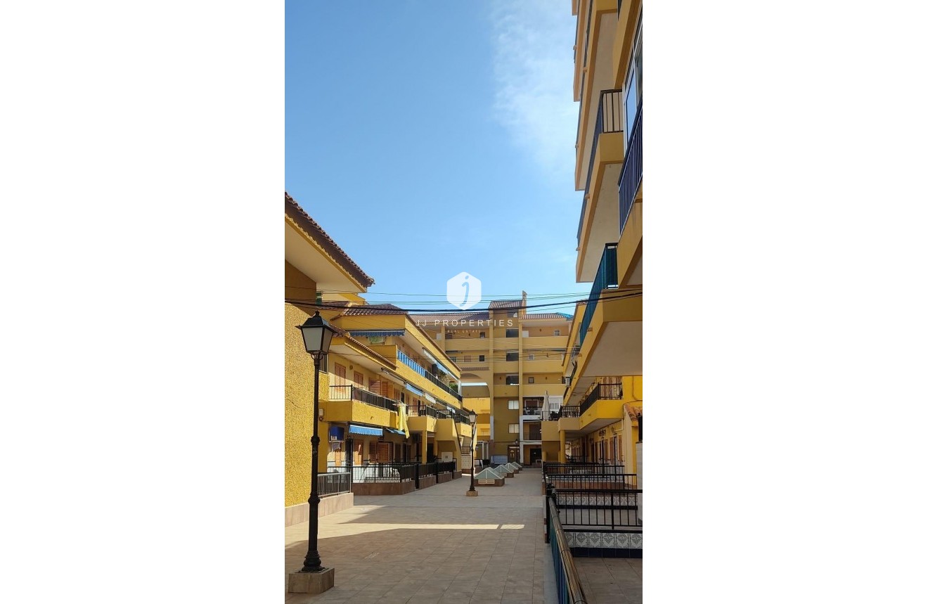 Segunda mano - Chalet -
Torrevieja - Los Europeos