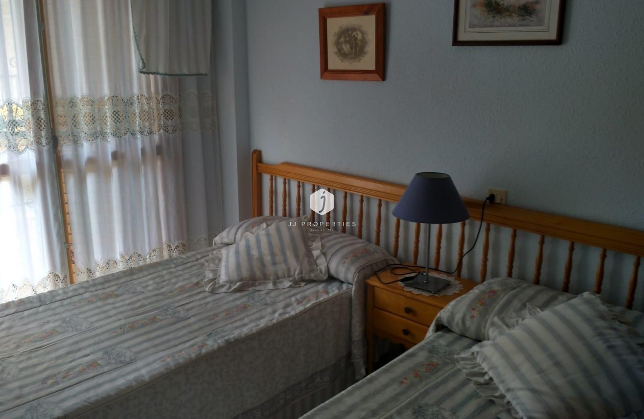 Segunda mano - Chalet -
Torrevieja - Los Europeos