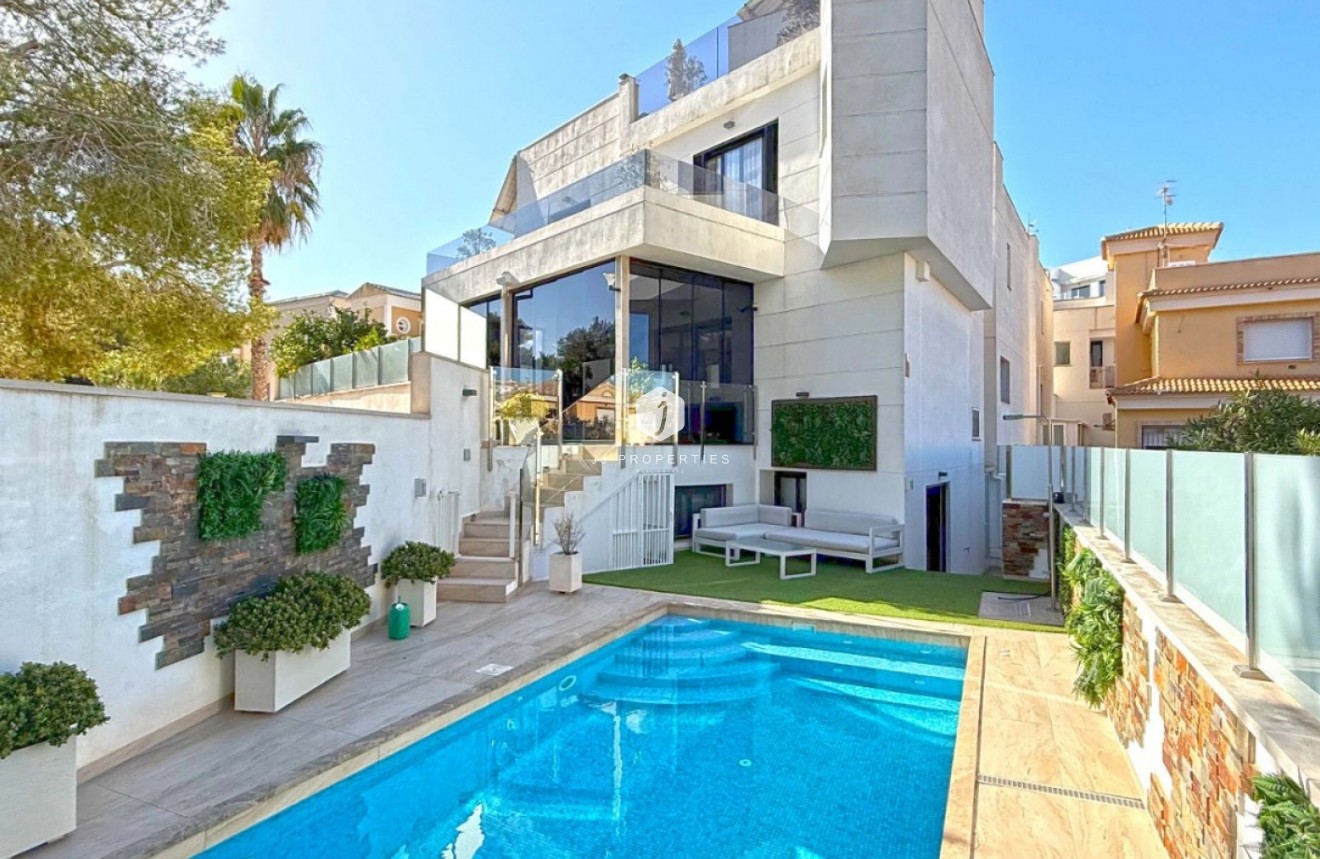 Z drugiej ręki - Villa -
Orihuela Costa - Costa Blanca