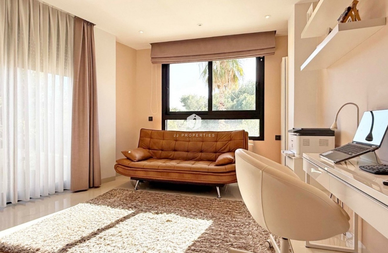 Z drugiej ręki - Villa -
Orihuela Costa - Costa Blanca