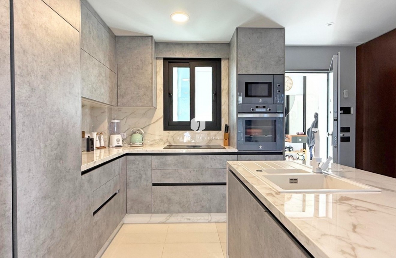 Z drugiej ręki - Villa -
Orihuela Costa - Costa Blanca