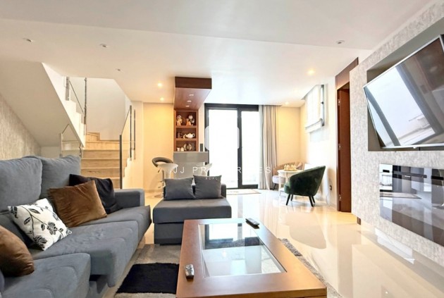 Z drugiej ręki - Villa -
Orihuela Costa - Costa Blanca