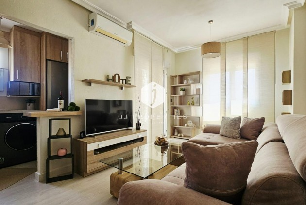 Segunda mano - Apartamento / piso -
Torrevieja - Nueva Torrevieja