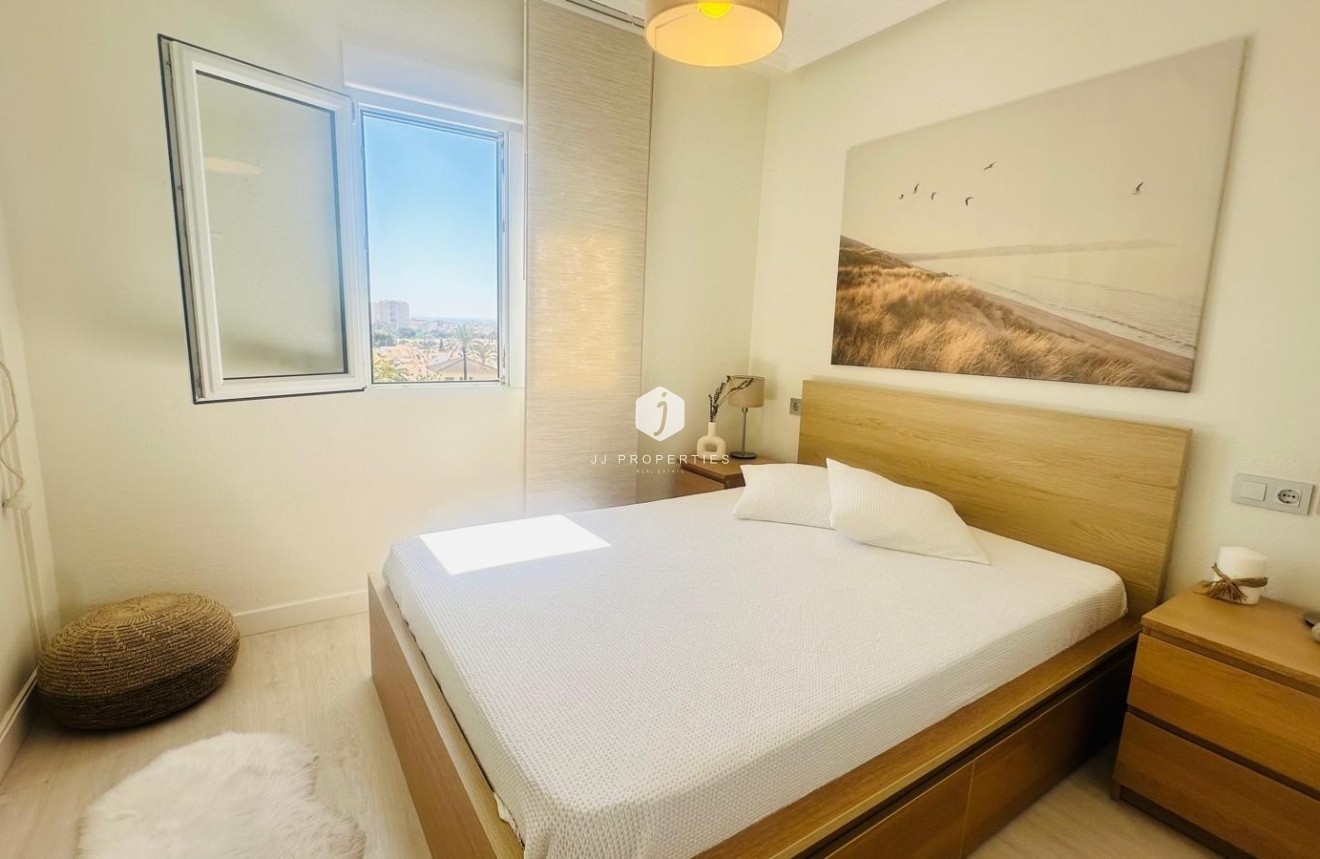 Segunda mano - Apartamento / piso -
Torrevieja - Nueva Torrevieja