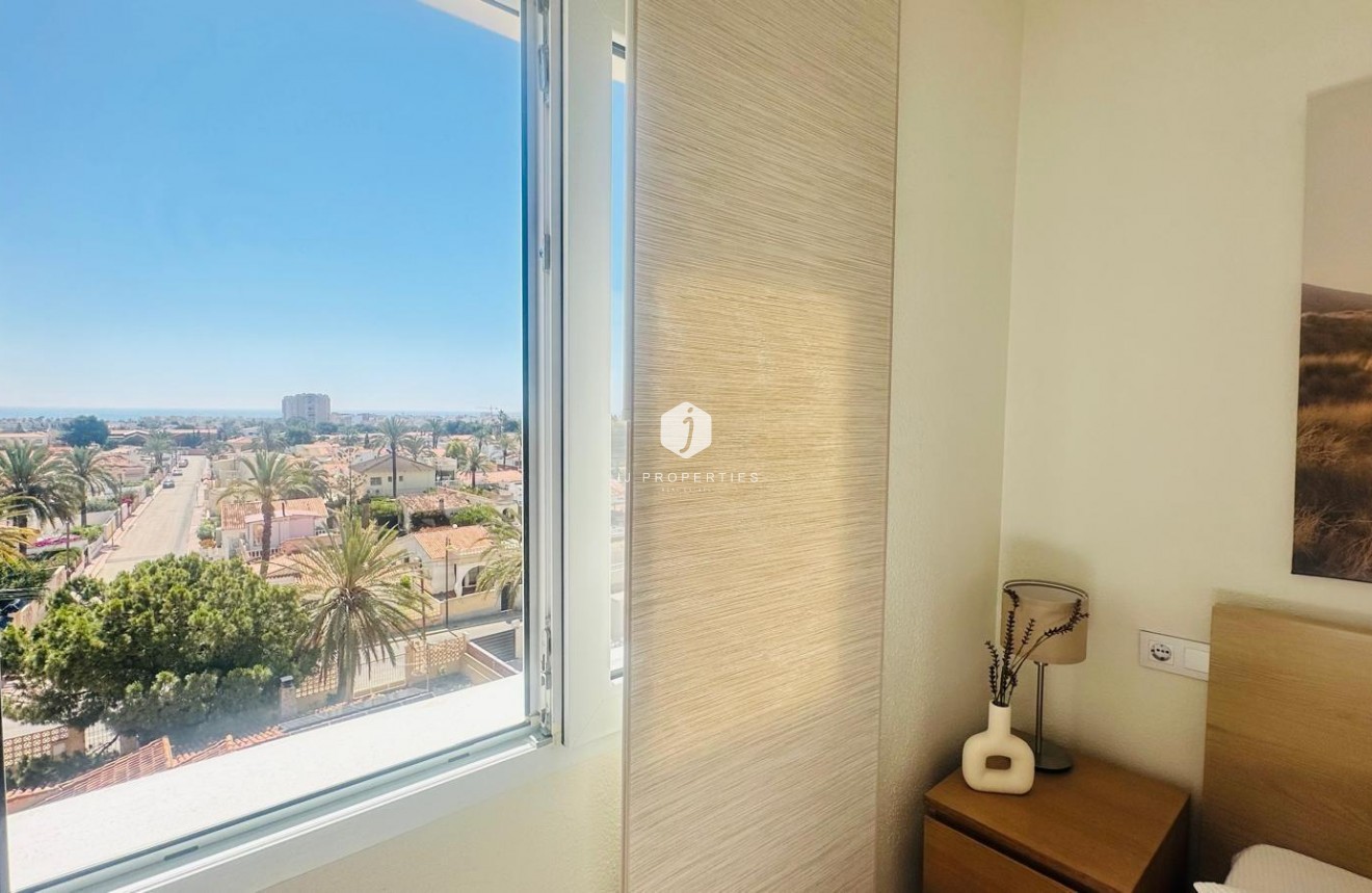 Segunda mano - Apartamento / piso -
Torrevieja - Nueva Torrevieja