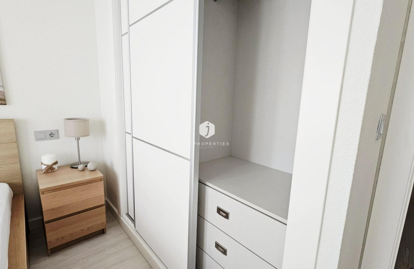 Segunda mano - Apartamento / piso -
Torrevieja - Nueva Torrevieja