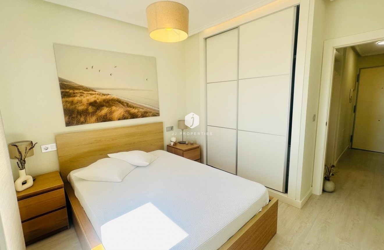 Segunda mano - Apartamento / piso -
Torrevieja - Nueva Torrevieja