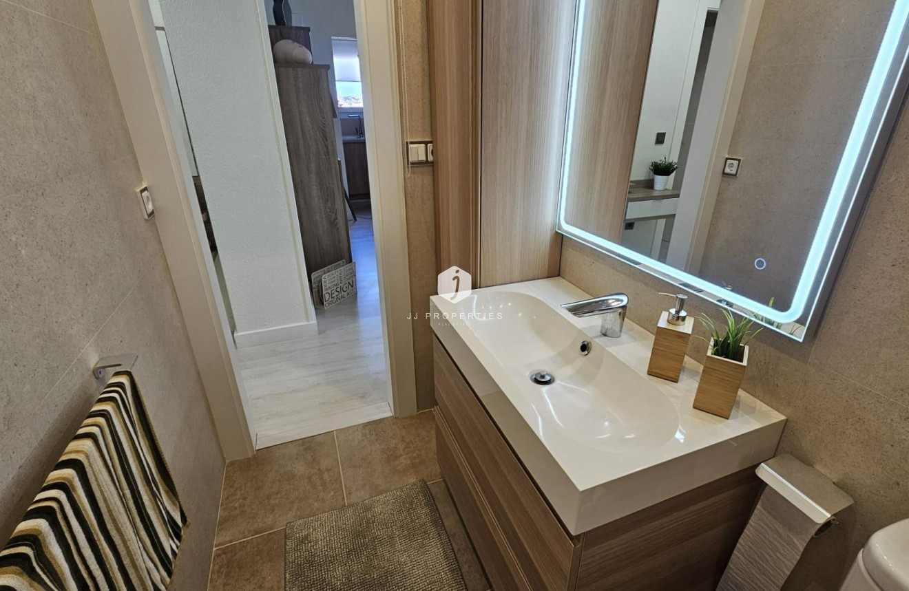 Segunda mano - Apartamento / piso -
Torrevieja - Nueva Torrevieja