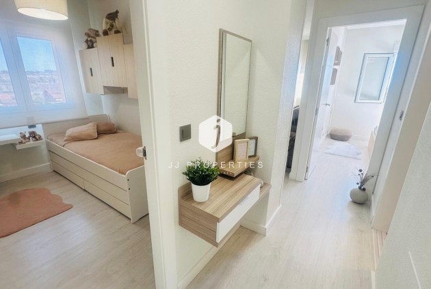 Segunda mano - Apartamento / piso -
Torrevieja - Nueva Torrevieja