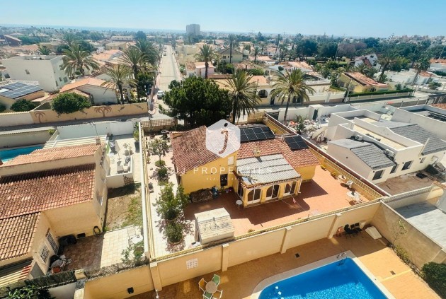 Segunda mano - Apartamento / piso -
Torrevieja - Nueva Torrevieja