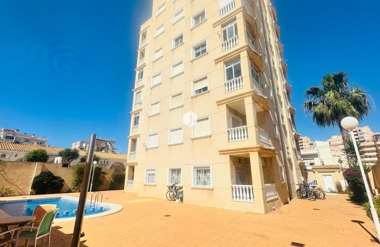 Segunda mano - Apartamento / piso -
Torrevieja - Nueva Torrevieja
