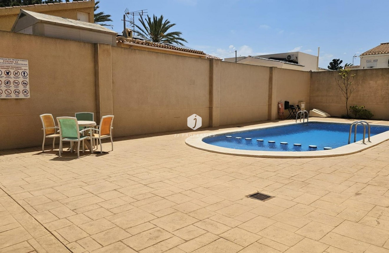 Segunda mano - Apartamento / piso -
Torrevieja - Nueva Torrevieja