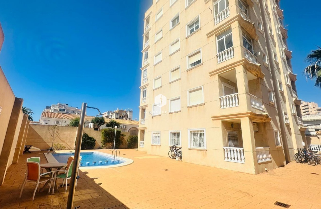 Segunda mano - Apartamento / piso -
Torrevieja - Nueva Torrevieja